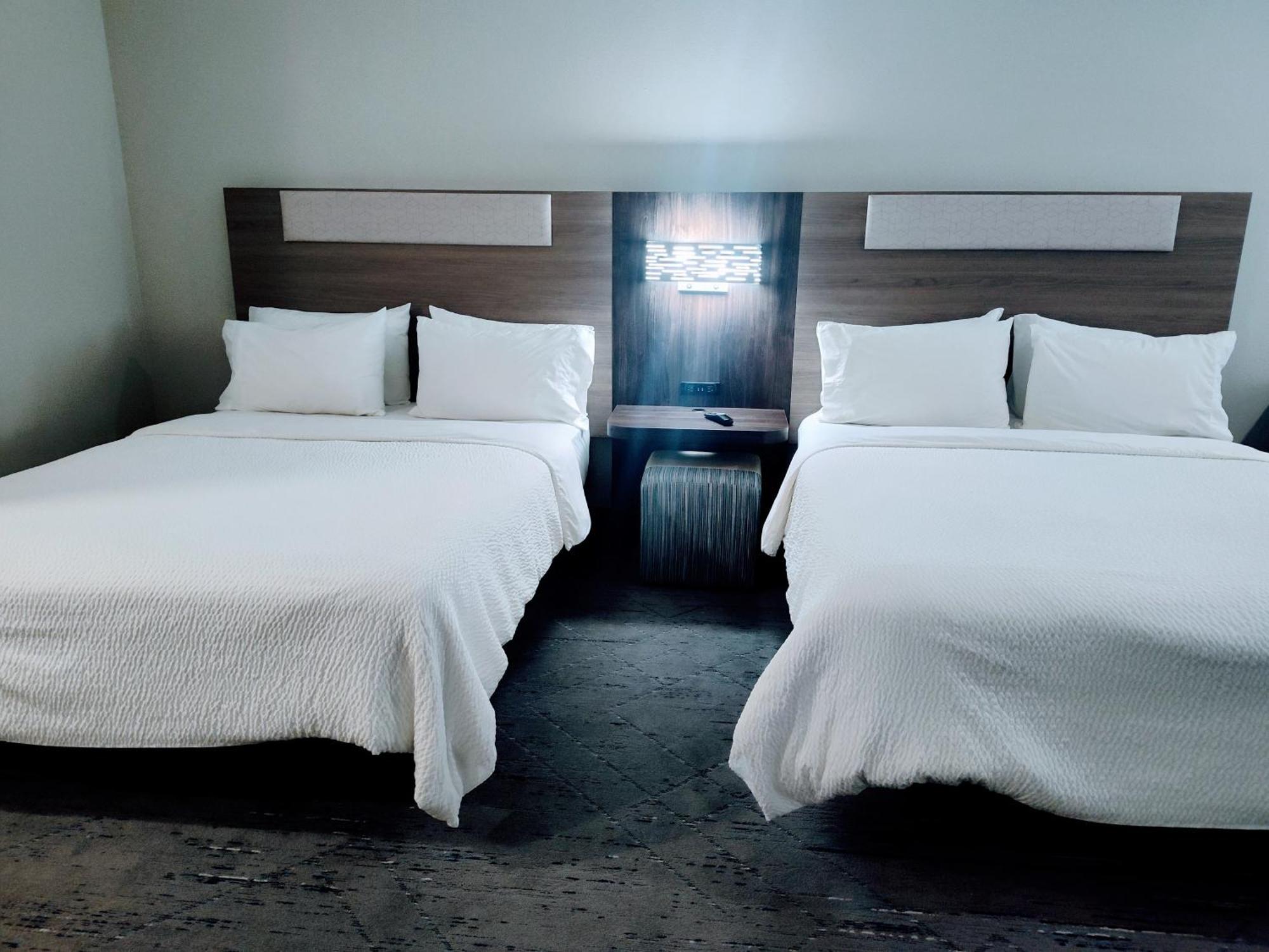 Holiday Inn Express Kenedy By Ihg Eksteriør billede